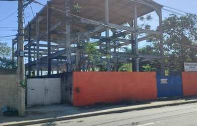 Imagem: O depósito possui 5 Vagas na garagem, 500m² de Área e está