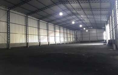 Imagem: O depósito possui 5 Vagas na garagem, 3.150m² de Área e