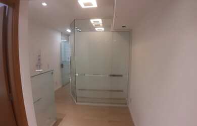 Imagem: O depósito possui 1 Vaga na garagem, 28m² de Área e está