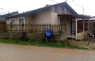 Imagem: A casa possui 2 Dormitórios, 1 Banheiro, 1 Vaga na garagem