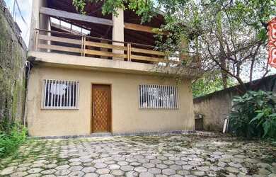 Imagem: A casa possui 3 Dormitórios, 3 Banheiros, 3 Vagas na garagem