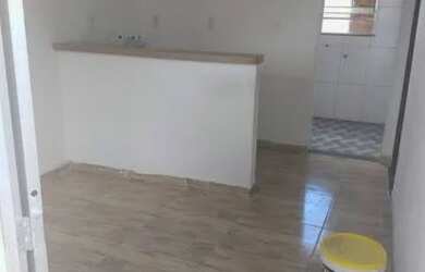 Imagem: A casa possui 1 Dormitório, 1 Banheiro e está localizado