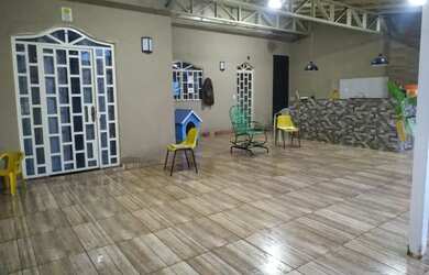 Imagem: A casa possui 2 Dormitórios, 1 Banheiro, 3 Vagas na garagem