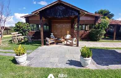 Imagem: A fazenda possui 350m² de Área e está localizado em Alpes