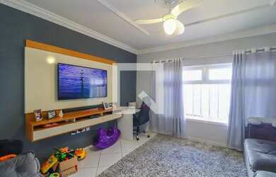 Imagem: A casa possui 2 Dormitórios, 2 Banheiros, 3 Vagas na garagem