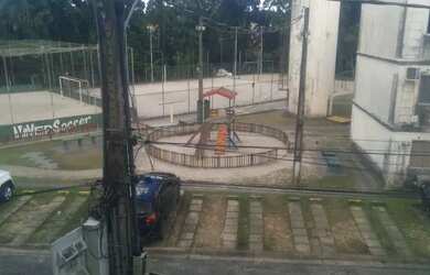 Imagem: O apartamento possui 3 Dormitórios, 1 Banheiro, 1 Vaga na garagem