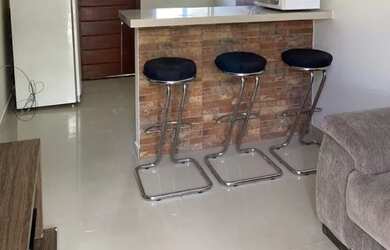 Imagem: A casa possui 1 Dormitório, 1 Banheiro, 1 Vaga na garagem e