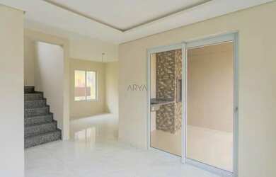 Imagem: A casa possui 3 Dormitórios, 3 Banheiros, 1 Vaga na garagem