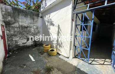 Imagem: A casa possui 1 Dormitório, 1 Banheiro, 1 Vaga na garagem