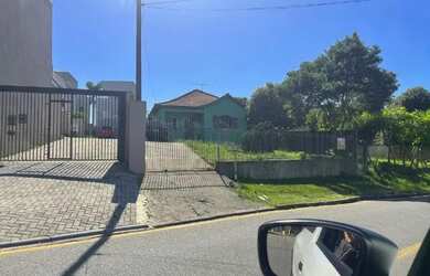 Imagem: O terreno possui 1.170m² de Área e está localizado em Bacacheri