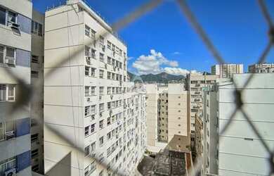 Imagem 11: Apartamento refomado a venda com 2 quartos e dependência revertida para...