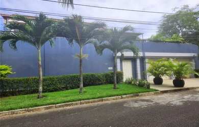 Imagem: A casa possui 5 Dormitórios, 5 Banheiros, 2 Vagas na garagem