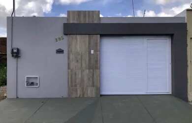 Imagem: A casa possui 3 Dormitórios, 2 Banheiros e está localizado