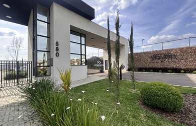 Imagem: O terreno possui 128m² de Área e está localizado em Costeira