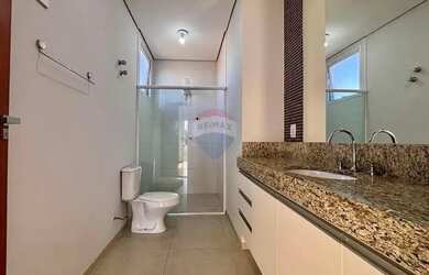 Imagem 9: Casa Luxuosa no Condomínio Santa Monica II para Aluguel