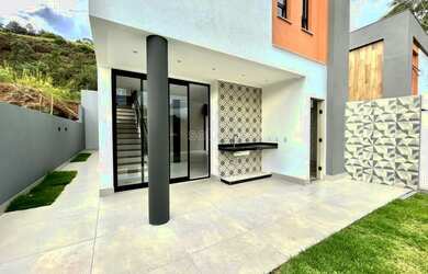 Imagem: A casa em condomínio possui 3 Dormitórios, 2 Banheiros, 2