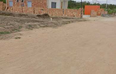 Imagem: O terreno possui 140m² de Área e está localizado em Tomba