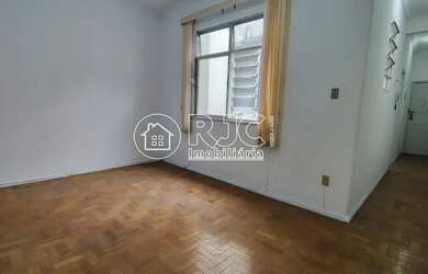 Imagem: O apartamento possui 1 Dormitório, 1 Banheiro, 55m² de Área