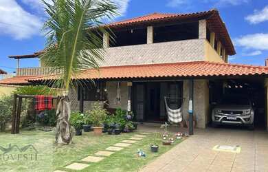 Imagem: A casa possui 2 Dormitórios, 2 Banheiros, 215m² de Área