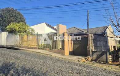 Imagem: A casa possui 5 Dormitórios, 4 Banheiros, 3 Vagas na garagem
