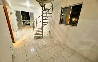 Imagem 2: Duplex para aluguel tem 60 metros quadrados com 3 quartos em Candeias...