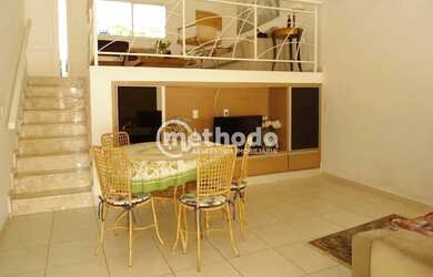 Imagem: A casa possui 3 Dormitórios, 4 Banheiros, 4 Vagas na garagem