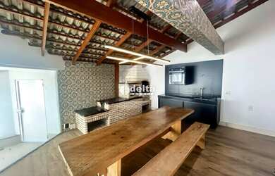 Imagem: A casa possui 3 Dormitórios, 3 Banheiros, 3 Vagas na garagem