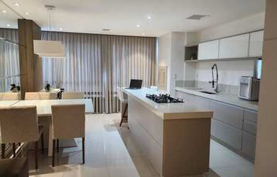 Imagem: O apartamento possui 2 Dormitórios, 2 Banheiros, 2 Vagas na