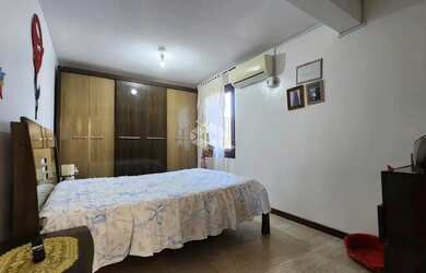 Imagem 11: CASA BAIRRO CAMOBI COM 4 DORMITÓRIOS, PISCINA E PÁTIO