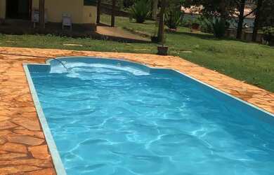 Imagem: A chácara possui 2.400m² de Área e está localizado em Centro