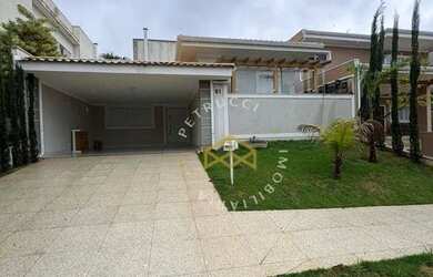 Imagem: A casa em condomínio possui 3 Dormitórios, 3 Banheiros, 5