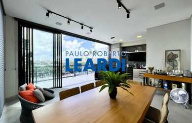 Imagem: A casa em condomínio possui 4 Dormitórios, 5 Banheiros, 4