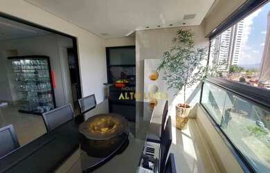 Imagem: O apartamento possui 4 Dormitórios, 3 Banheiros, 3 Vagas na