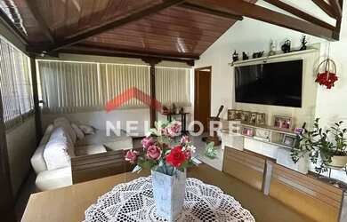 Imagem: A casa possui 5 Dormitórios, 3 Banheiros, 1 Vaga na garagem