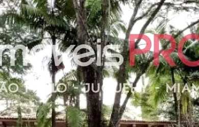 Imagem: A casa possui 4 Dormitórios, 5 Banheiros, 5 Vagas na garagem