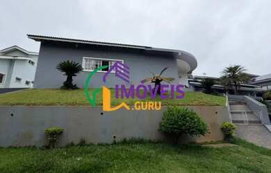 Imagem: A casa em condomínio possui 4 Dormitórios, 5 Banheiros, 2