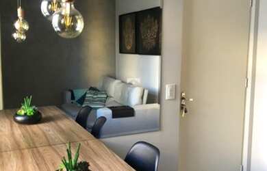 Imagem: O apartamento possui 2 Dormitórios, 1 Banheiro, 1 Vaga na garagem