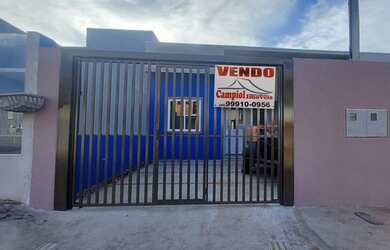 Imagem: A casa possui 2 Dormitórios, 1 Banheiro, 2 Vagas na garagem