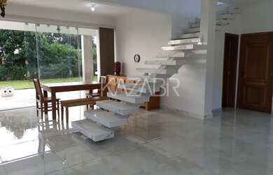 Imagem: A casa em condomínio possui 3 Dormitórios, 5 Banheiros, 2