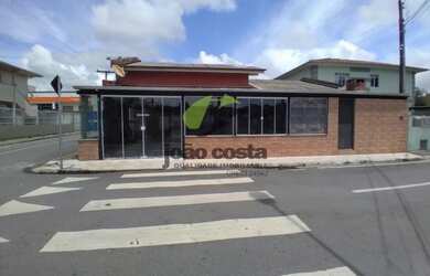 Imagem: A casa possui 1 Dormitório, 5 Banheiros, 1 Vaga na garagem