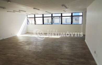 Imagem: O depósito possui 1 Vaga na garagem, 94m² de Área e está