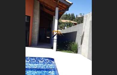 Imagem 12: Linda casa térrea com piscina e lareira no condomínio Residencial Atibaia