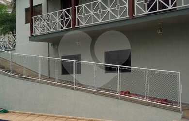 Imagem: A casa em condomínio possui 4 Dormitórios, 3 Banheiros, 2