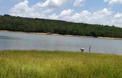 Imagem: O terreno possui 1.100m² de Área e está localizado em Cláudio