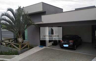 Imagem: A casa em condomínio possui 3 Dormitórios, 2 Banheiros, 4