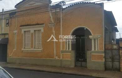 Imagem: A casa possui 3 Dormitórios, 1 Banheiro, 157m² de Área e