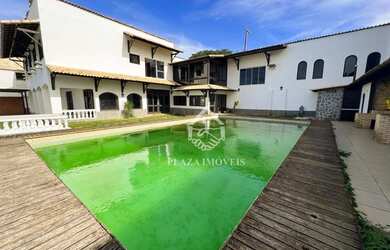 Imagem: A casa possui 5 Dormitórios, 5 Banheiros, 3 Vagas na garagem