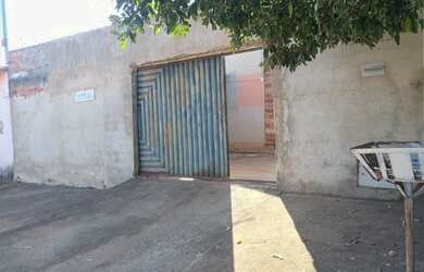 Imagem: A casa possui 2 Dormitórios, 1 Banheiro e está localizado