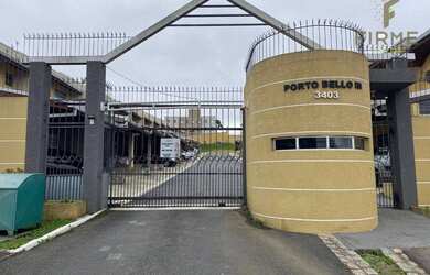 Imagem: A casa em condomínio possui 3 Dormitórios, 1 Banheiro, 2 Vagas