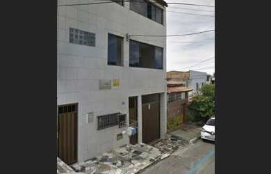 Imagem: O apartamento possui 2 Dormitórios, 1 Banheiro, Varanda e